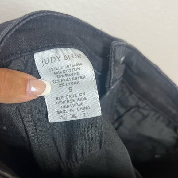 Judy Blue Cecily High Rise Bermuda Shorts Size Small - Picture 7 of 7